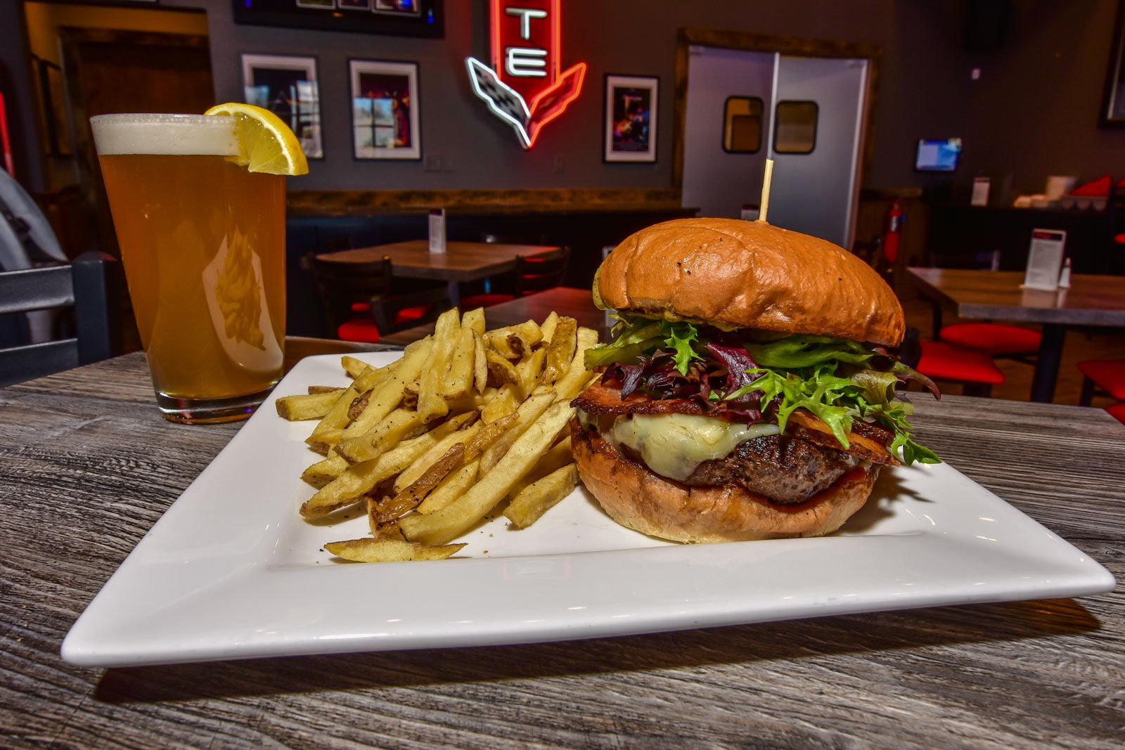 Roxie's Burger.jpg